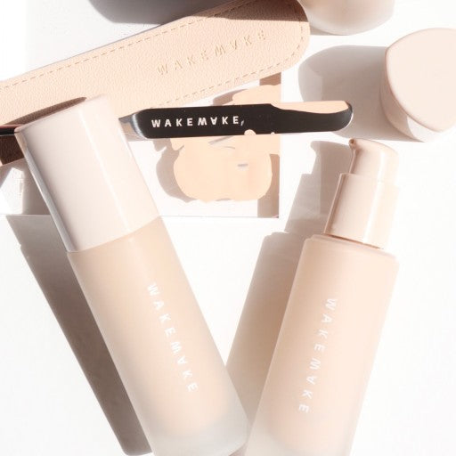 WAKEMAKE Water Velvet Vegan Foundation 30ml.