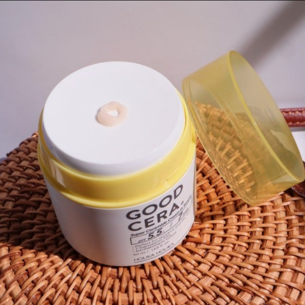 Maintains pH balance with weak acidic formula to match healthy skin pH, Based on a ceramide formula, Moisturizing ingredient that inhibits the evaporation of moisture from skin, Functional cosmetics for whitening and anti wrinkle treatment