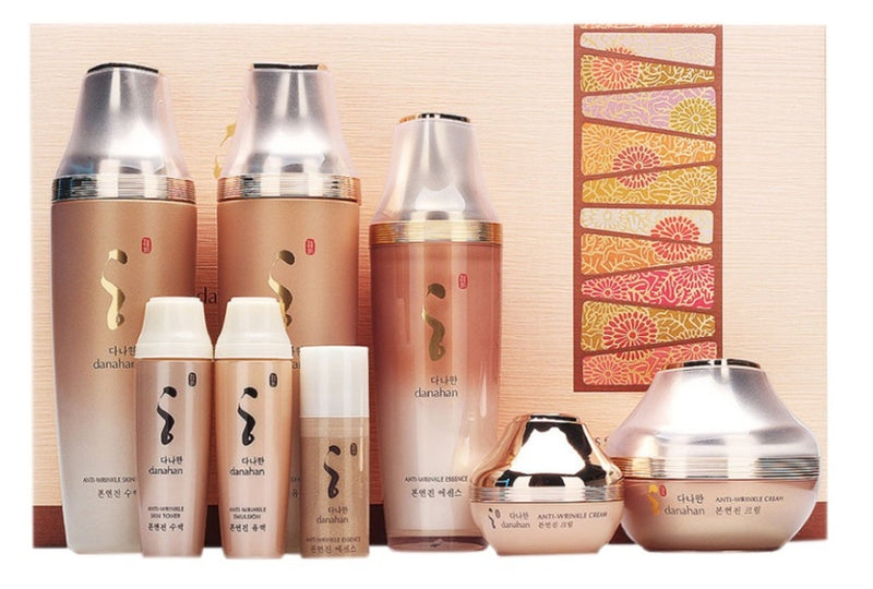 Delivers moisture and improves water retaining power of skin itself, Smooth touch of emulsion fits to skin lightly, Boosts absorption of nutrition ingredients and creates flexible skin, Fills nutrition between skin textures and repairs fine wrinkles and serious wrinkles, Restores resilient and radiant skin itself