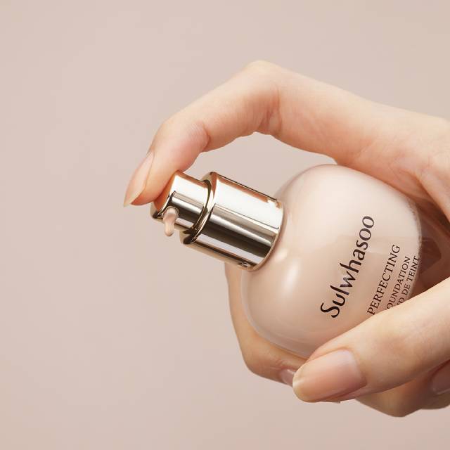 How to use SULWHASOO Perfecting Foundation SPF17/PA+ 35ml