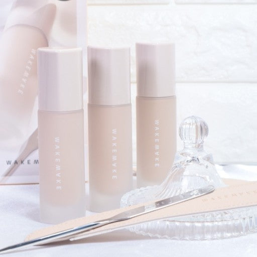 WAKEMAKE Water Velvet Vegan Foundation 30ml.