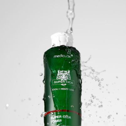 MEDICUBE Super Cica Water-in Toner 210ml.