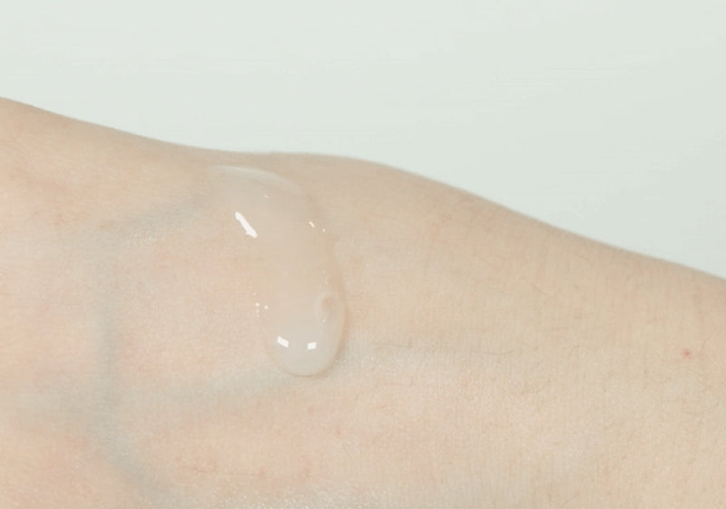 Purified Water, Glycerin, Tocopherol, Aloe, Hyaluronic Acid