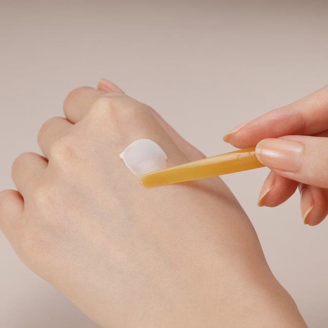 How to use KBeauty SULWHASOO Essential Perfecting Firming Cream