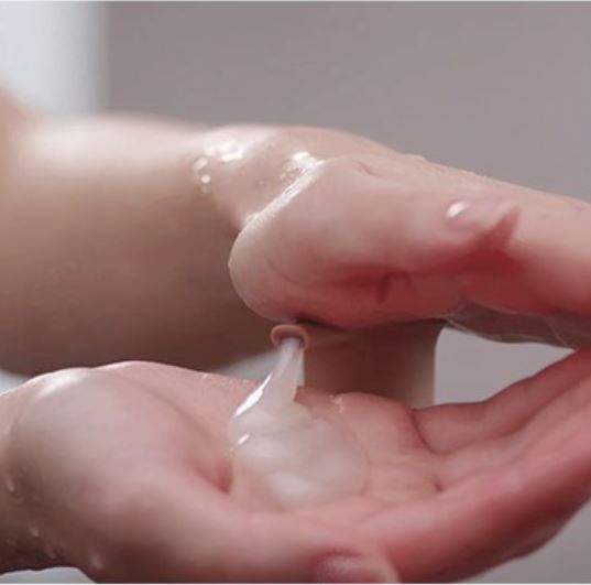 AYUNCHE Enhancing Silky Color shampoo 500g.