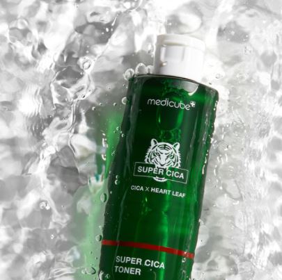 MEDICUBE Super Cica Water-in Toner 210ml.