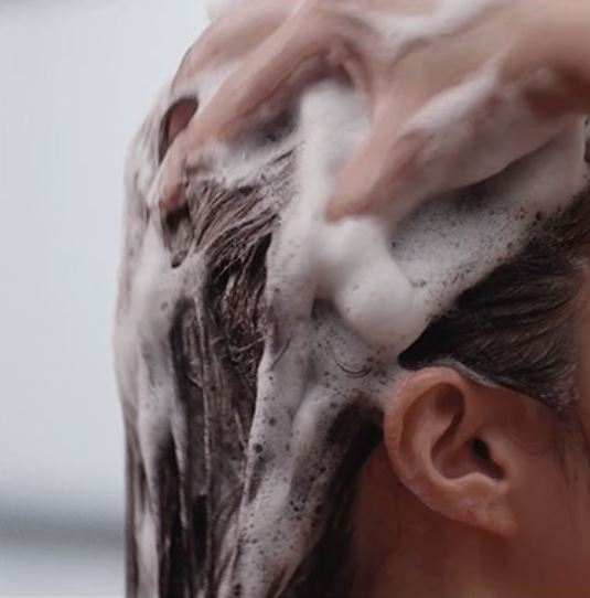 AYUNCHE Enhancing Silky Color shampoo 500g.