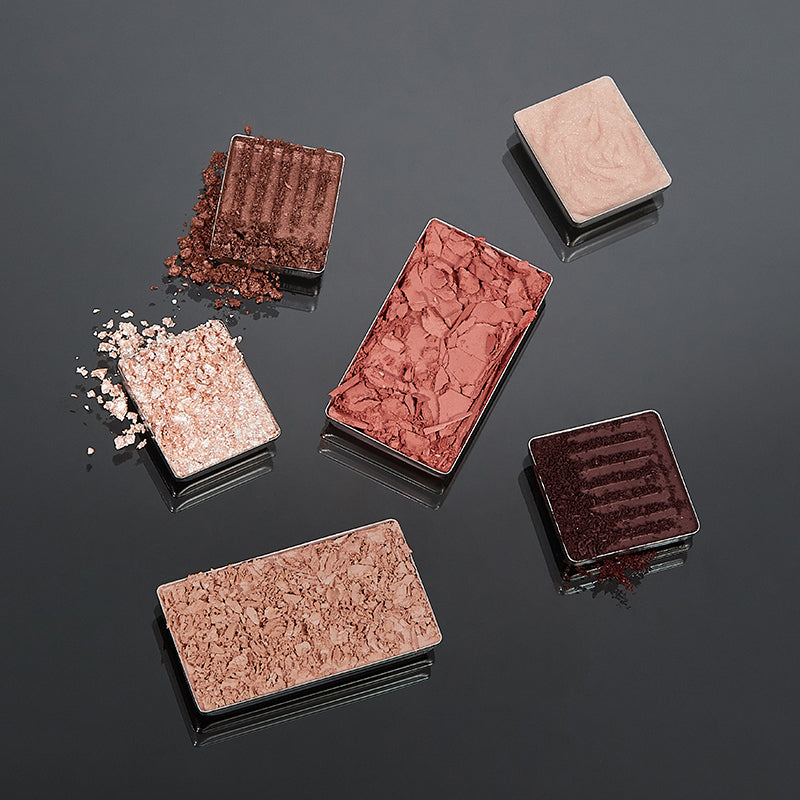 HERA I AM Multi Palette 9g has soft texture..