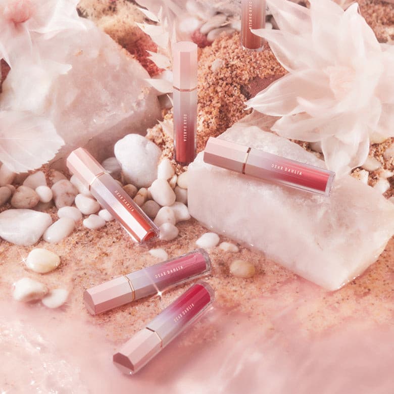 DEAR DAHLIA Blooming Edition Satin Glow Lip Stain.