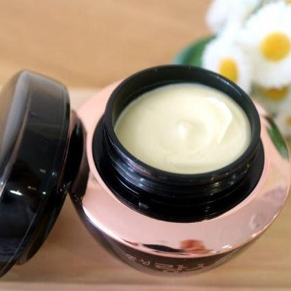 Fresh, Youthful looking, Activating, All the skin types, Clear