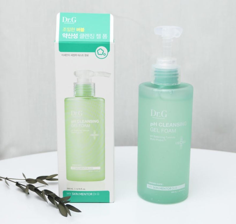 Ideal for irritated and sensitive skin, Gentle yet thorough cleanser, Does not leave skin feeling tight, Protects skin