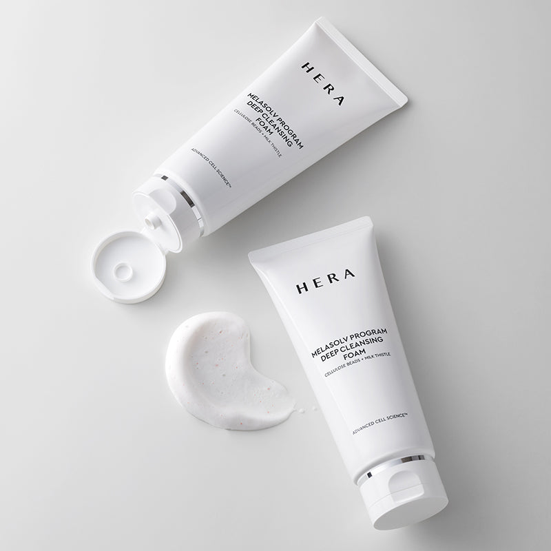 HERA MELASOLV PROGRAM DEEP CLEANSING FOAM DUO SET is Cellulose beads highly effective in breaking down proteins work together with white clay to effectively remove a buildup of dead skin cells and excess sebum, leaving the skin looking clear, bright and smooth.