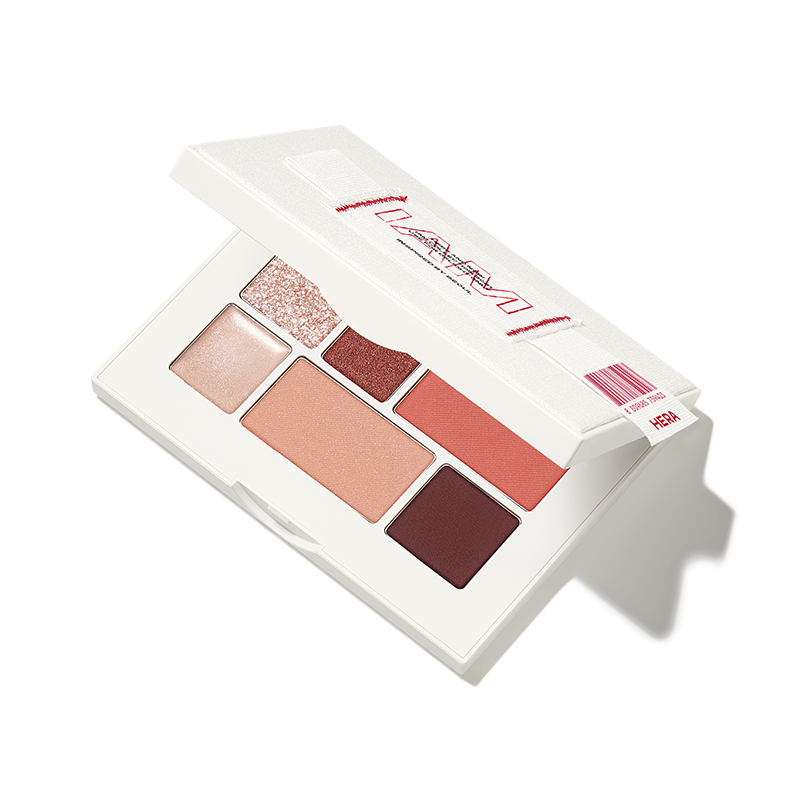 HERA I AM Multi Palette 9g is Mix and match multi-palette that allows you to mix and match formulations and colors as you like.
