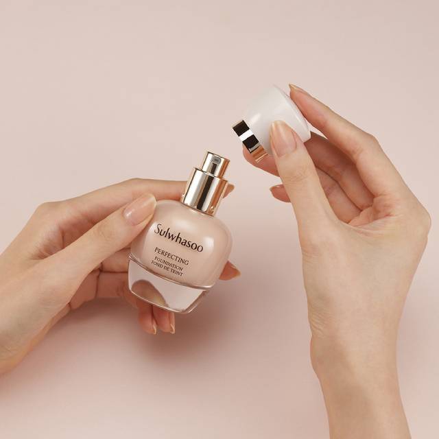 How to use SULWHASOO Perfecting Foundation SPF17/PA+